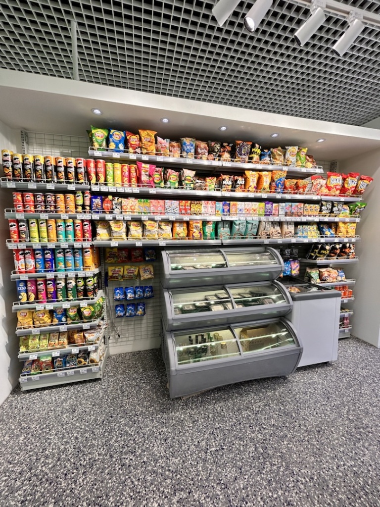 холодильники в магазин.jpg