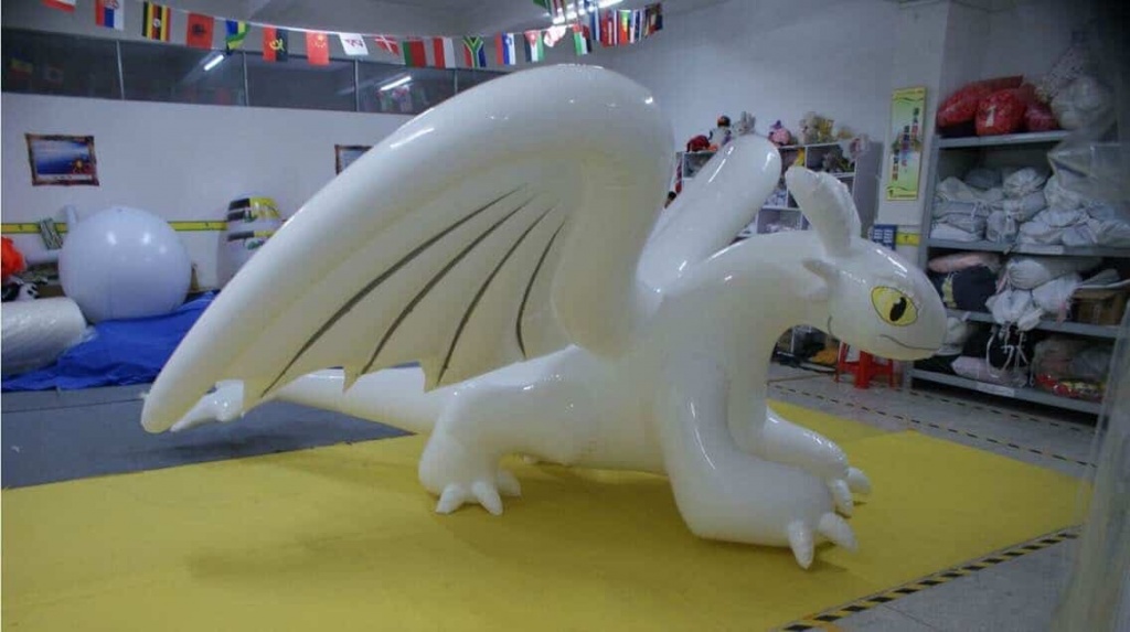 Aufblasbarer-Drachen.jpg
