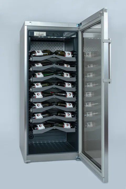 холодильник для бутылок в магазинjpg