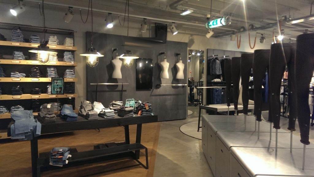 weltweite-Stores-fur-fuhrende-Jeans-und-Modemarken-02.jpg