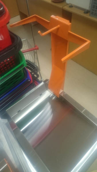 Красная пакетница