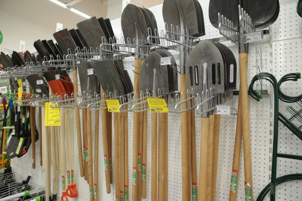 04_Держатель для лопат 500 мм на штангу 30х15, цинк-хром