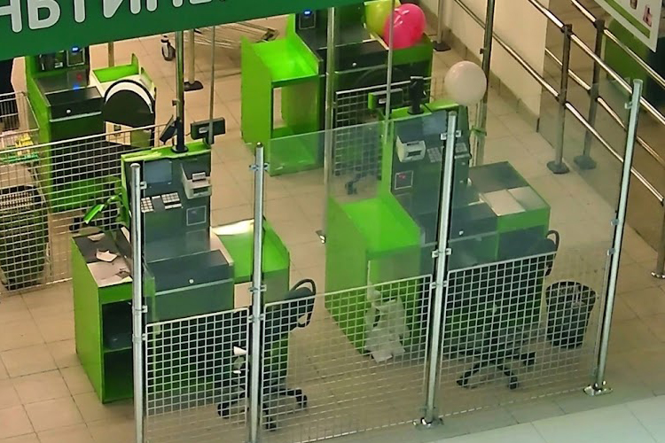 Торговые перегородки: мобильное и стационарное зонирование торгового зала