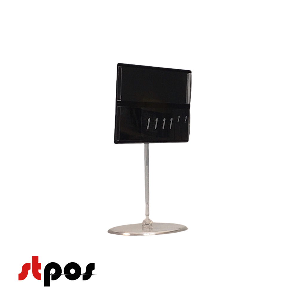 05 Кассета цен формата A7. Шрифт — белый Brush (имитация написания кистью). Цвет блокнотов и кассеты — чёрный. Количество цифр целой части цены — 4. На фото держатель кассеты расположен вертикально. Ракурс съёмки — небольшой поворот.