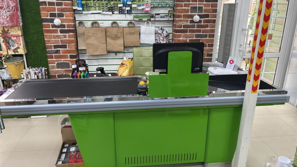 02_КБ Stream-XL-260-Т120MAX (тр-р 120см,шлиф.нерж,c вырезами,шир.нак),Глянец,RAL6018,Зеленый,Правый