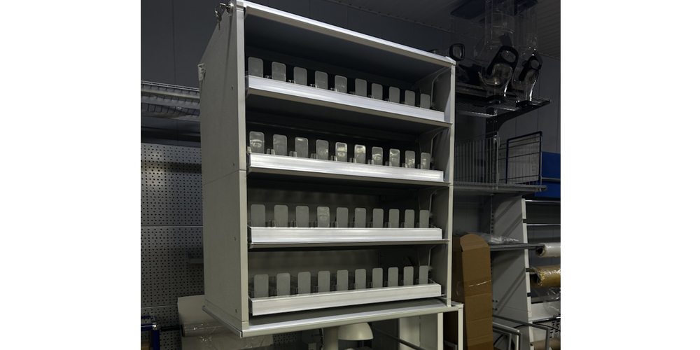 Сигаретный шкаф на ножке