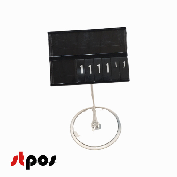 00 Кассета цен формата A7. Шрифт — белый Regular. Цвет блокнотов и кассеты — чёрный. Количество цифр целой части цены — 4. На фото держатель кассеты расположен под наклоном. Ракурс съёмки — фронтальный.