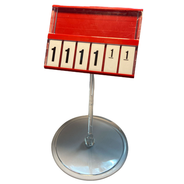 1_Кассета цен А8 КРАСНАЯ regular на ПРОЗРАЧНОМ держ.100мм на больш.круг.подстав.PC-BASE-XL-CLIP-А8-1