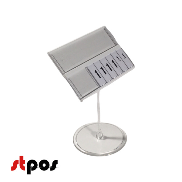 00 Кассета цен формата А7 на прозрачном держателе и прозрачной круглой ножке. Шрифт чёрный regular, цвет блокнотов — белый, количество цифр целого числа — 4. Съёмка наклонённой кассеты под углом.