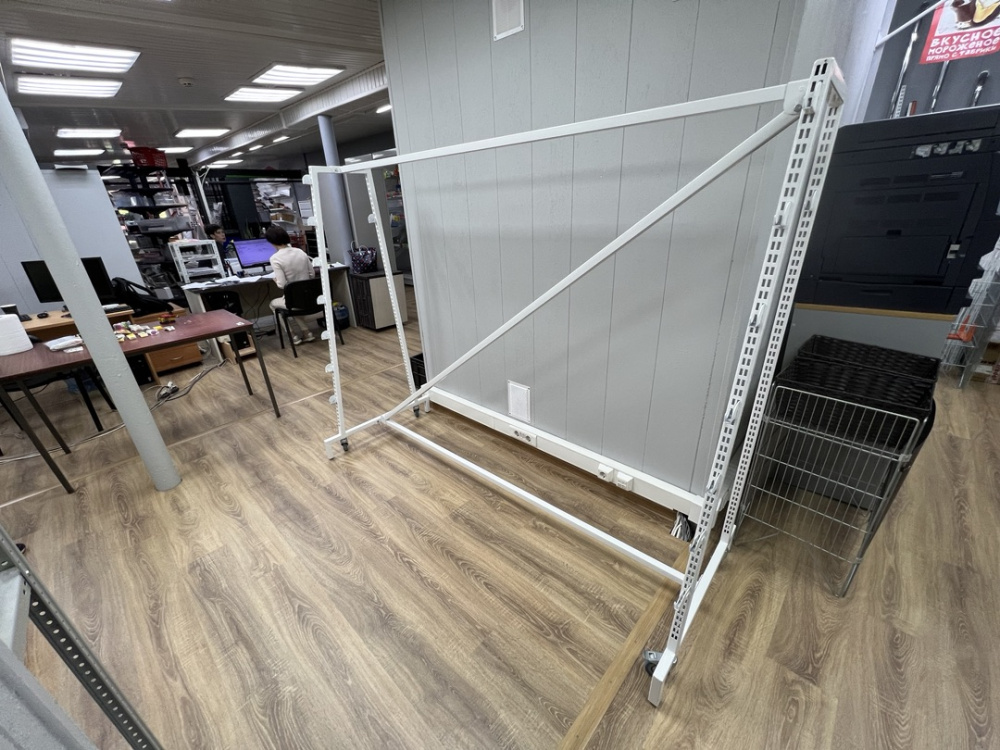 06_Стеллаж мобильный для рулонных материалов 600х2000х1500 мм