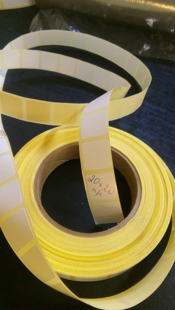 02_Термо-трансферная полуглянцевая этикетка  20х20х2500