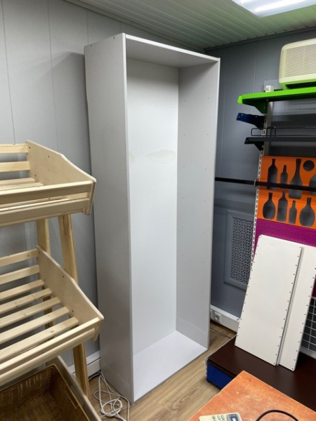 1_Диспенсер сигаретный ЛДСП, 8 полок по 10 видов, 731х320х2000, без лотков (открытый, без полок)