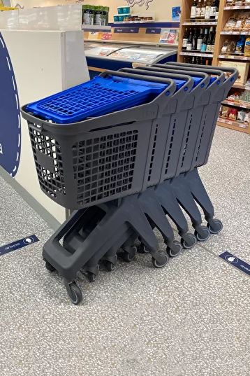 04_Тележка покупательская пластиковая 80л (UP80), 495х630x105мм, серая