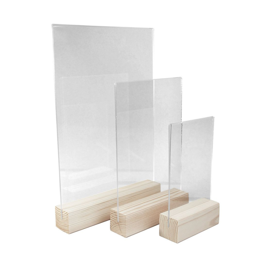 03_Тейбл-тент из акрила вертикальный на деревянном основании 40х40 мм