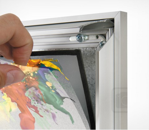 04_Штендер с рамами из алюминиевого клик-профиля A-STAND