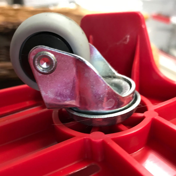 1_Колеса для пластиковых корзин  BOND вращающиеся