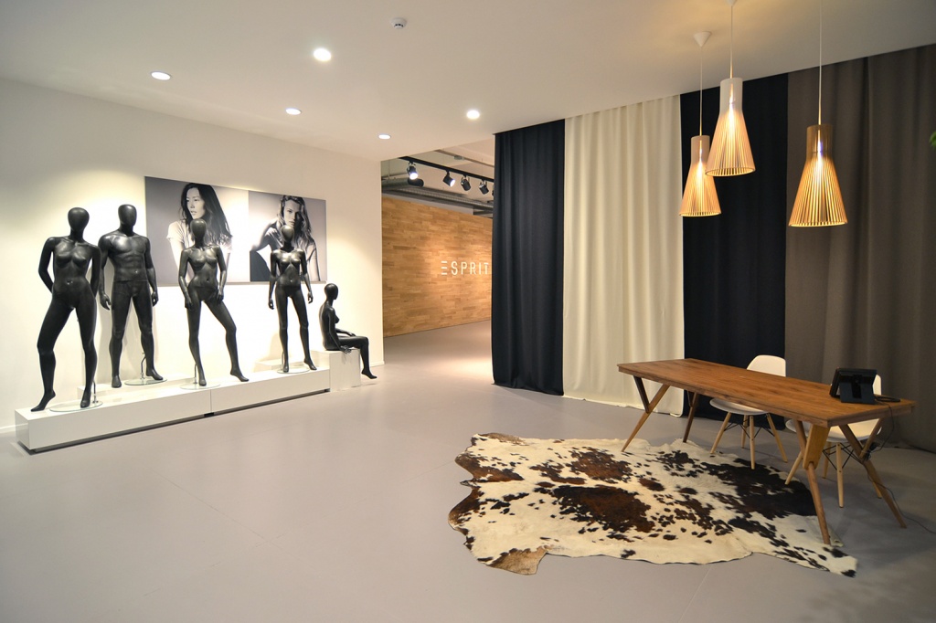 a-5-1_esprit-showroom-milan-1.jpg