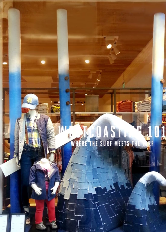 Screenshot_2020-07-22 Luxury Brand Displays Shop solutions and Furniture - DAZE Poland(10).png